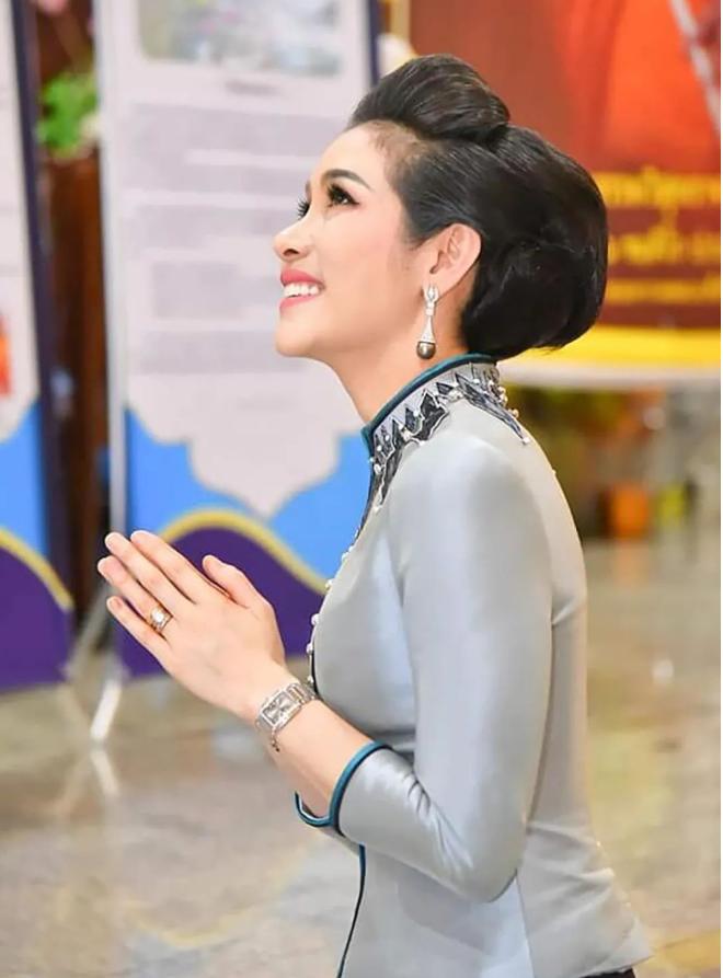 泰王妃诗妮娜回国了吗,泰王妃诗妮娜最新视频