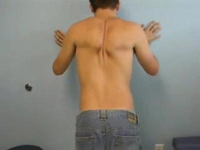 体态矫正翼状肩胛训练,翼状肩胛骨如何矫正