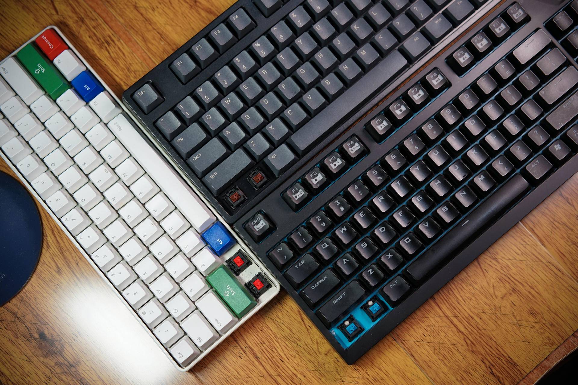 雷柏v860和达尔优a87哪个好用,性价比键盘茶轴推荐