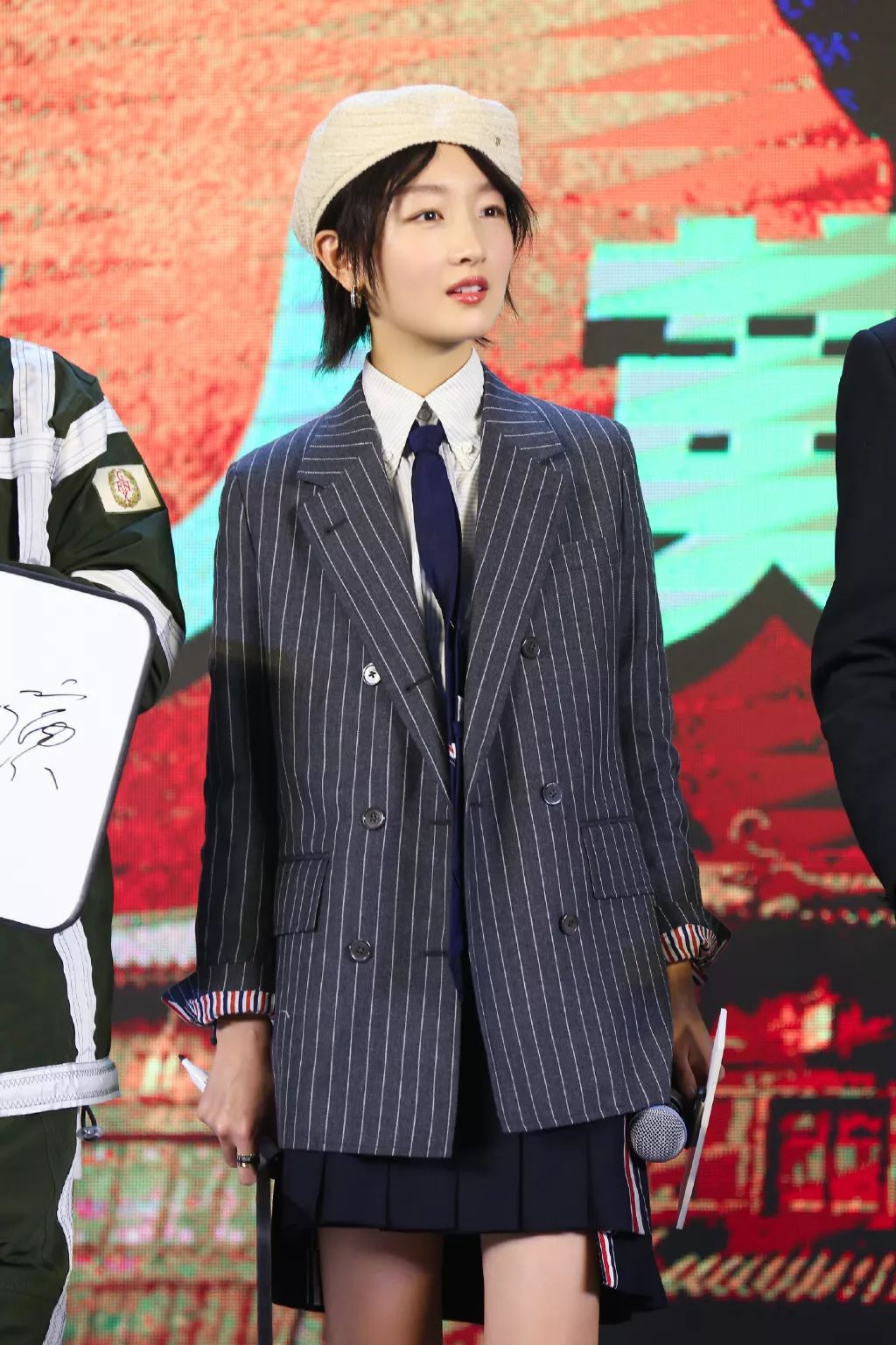 周冬雨变美女,周冬雨变好看了