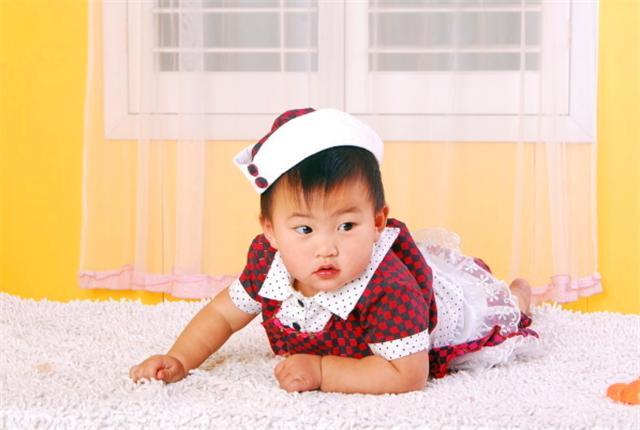 新生儿十五天肚子鼓鼓是什么原因,新生儿出生后肚子发硬怎么回事