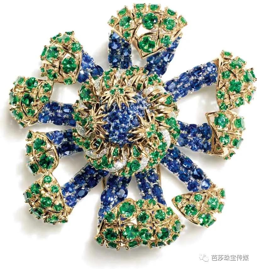 大牌高珠扎堆“上新”,外行看热闹、内行看什么?