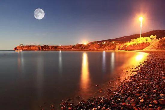 不去海边,不去海边哪里有贝壳