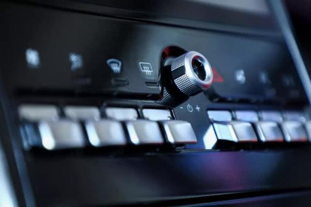 车企定义的“年轻”，何冰没有满怀期待