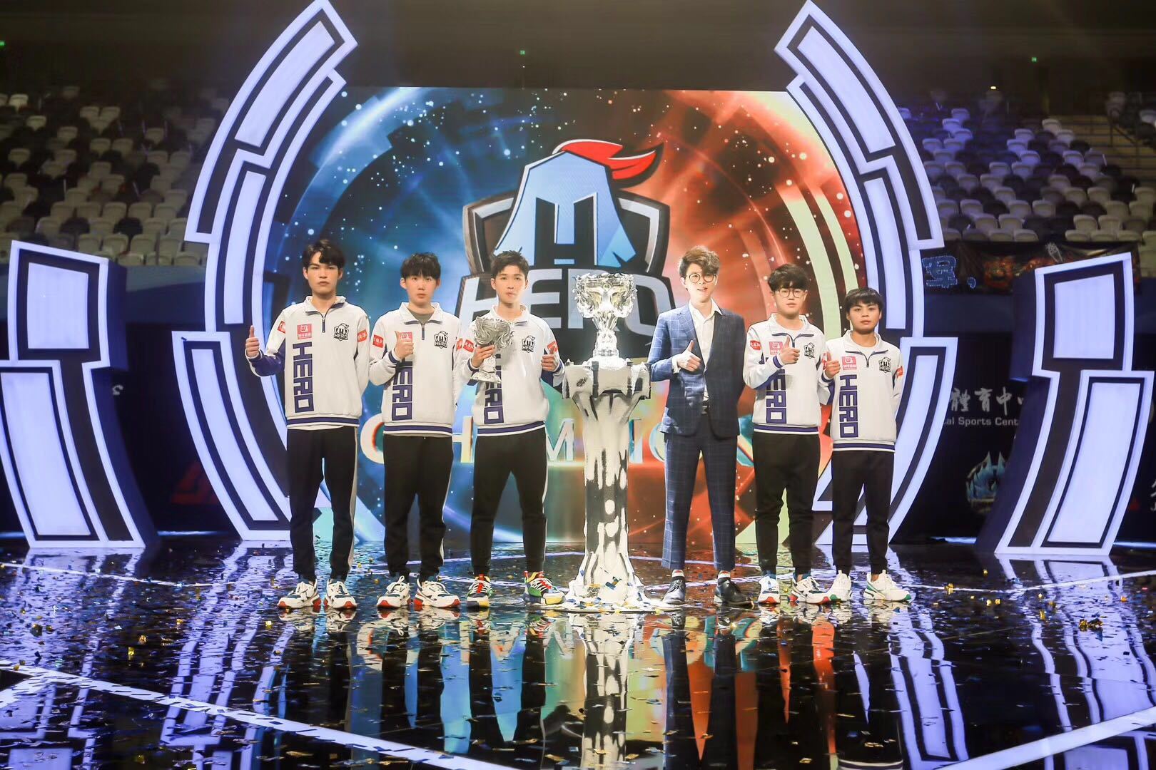 久诚干将莫邪世冠半决赛,国服干将莫邪久诚fmvp