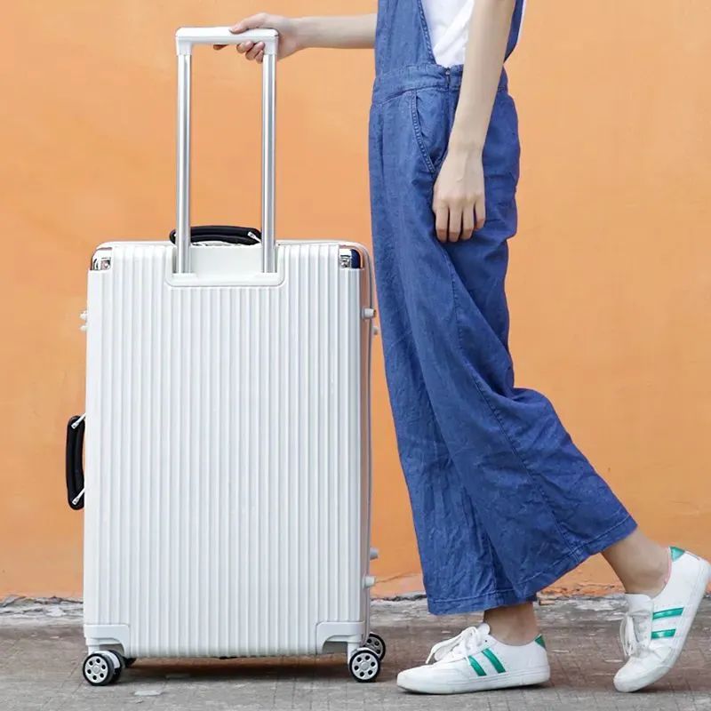 五一必备万向轮复古行李箱,万向轮复古行李箱