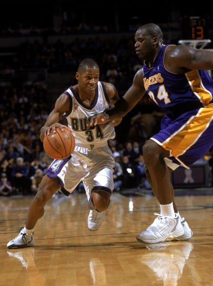 科比谈雷阿伦八记三分总决赛,雷阿伦总决赛对位科比数据