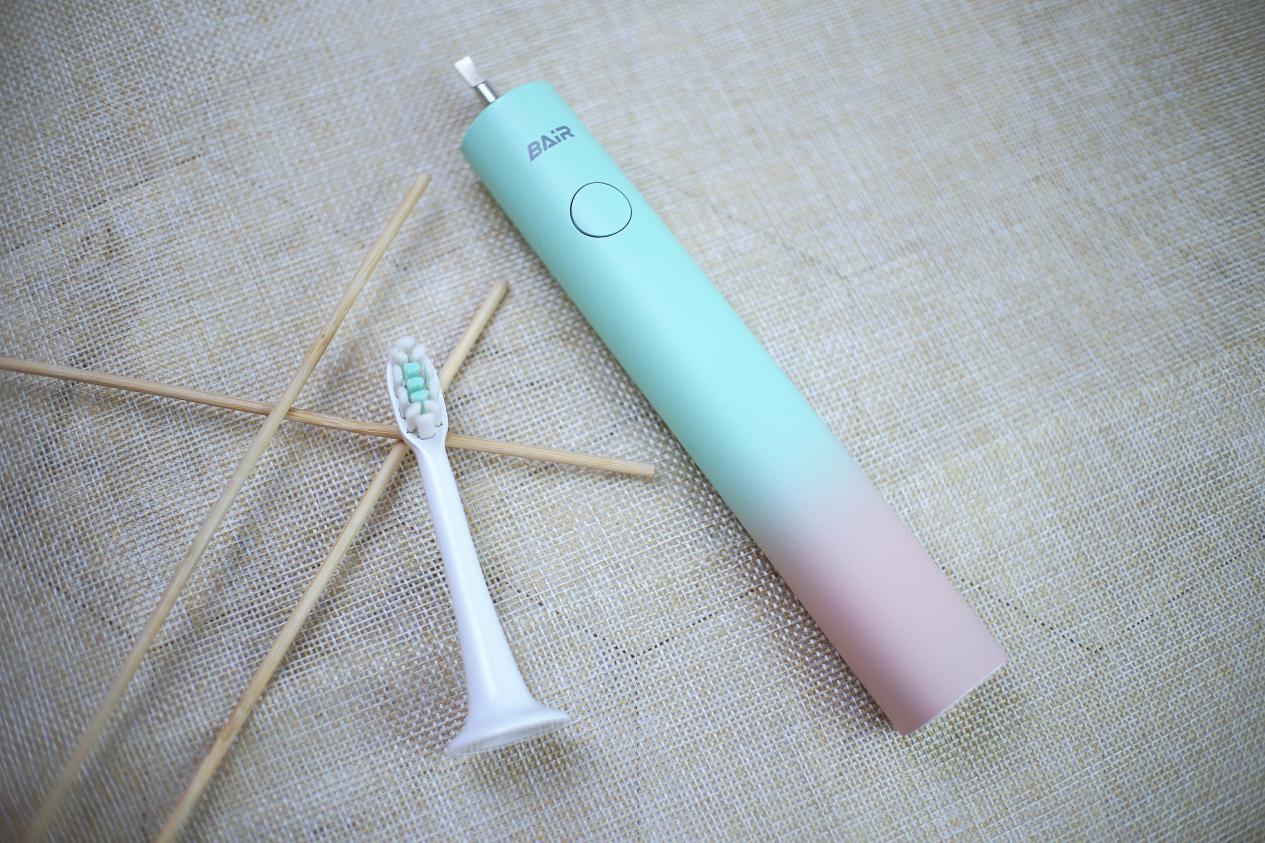 送女生礼物送电动牙刷好吗,女生送男生同款电动牙刷什么意思