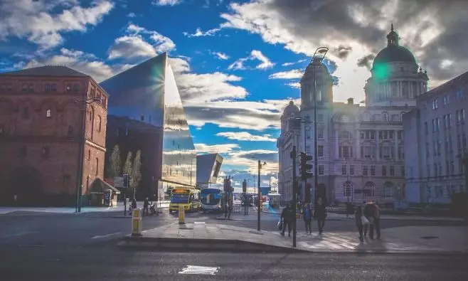 利物浦大学足球专家,利物浦大学足球专业学费