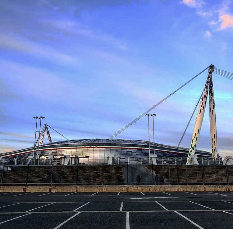 c罗第一场比赛,c罗在和ac米兰的比赛里表现如何