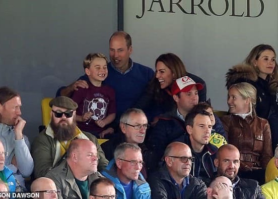 灏忓皬涔旀不鐪熷疄韬唤,灏忓皬涔旀不