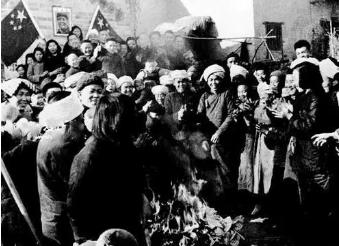 1952年,一农民找到广州市委书记:妈,我是您失散23年的儿子