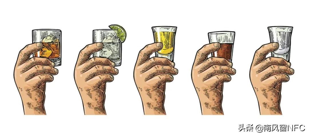 酒中渣男伏特加,俄罗斯男人喝酒伏特加