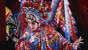 为啥老外不爱中国文化?一万所孔子学院,不如一位旗袍美女