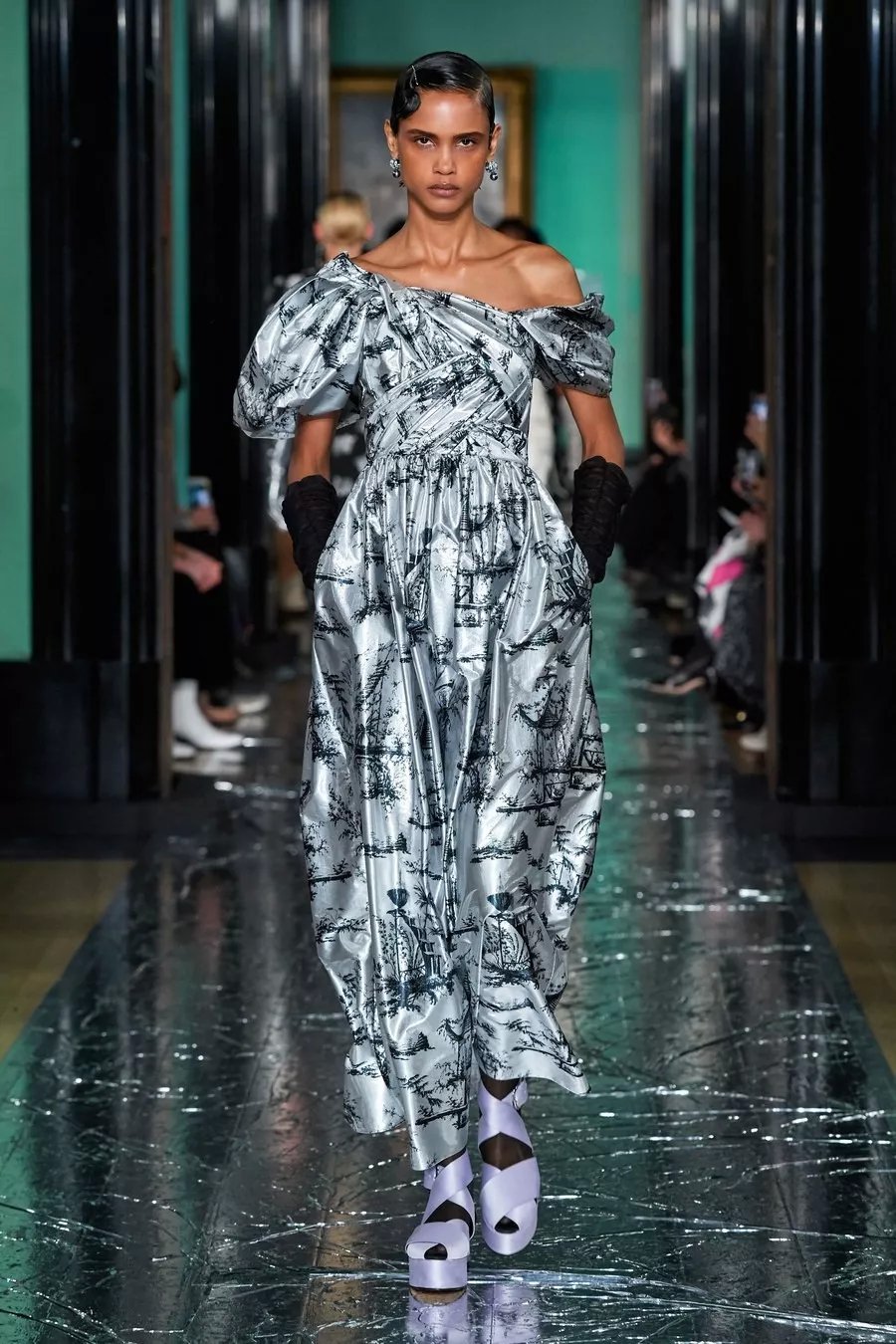 2019伦敦时装周时髦的冬天穿搭,2020年伦敦时装周视频