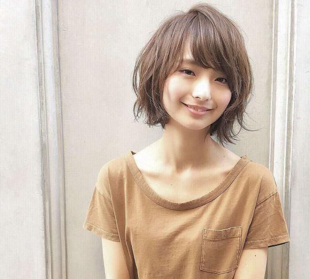 脖子短的女生适合什么发型图片,适合小圆脸短脖子的发型有哪些