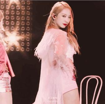 相比小清新，恶女风似乎更胜一筹！看看她们就懂了