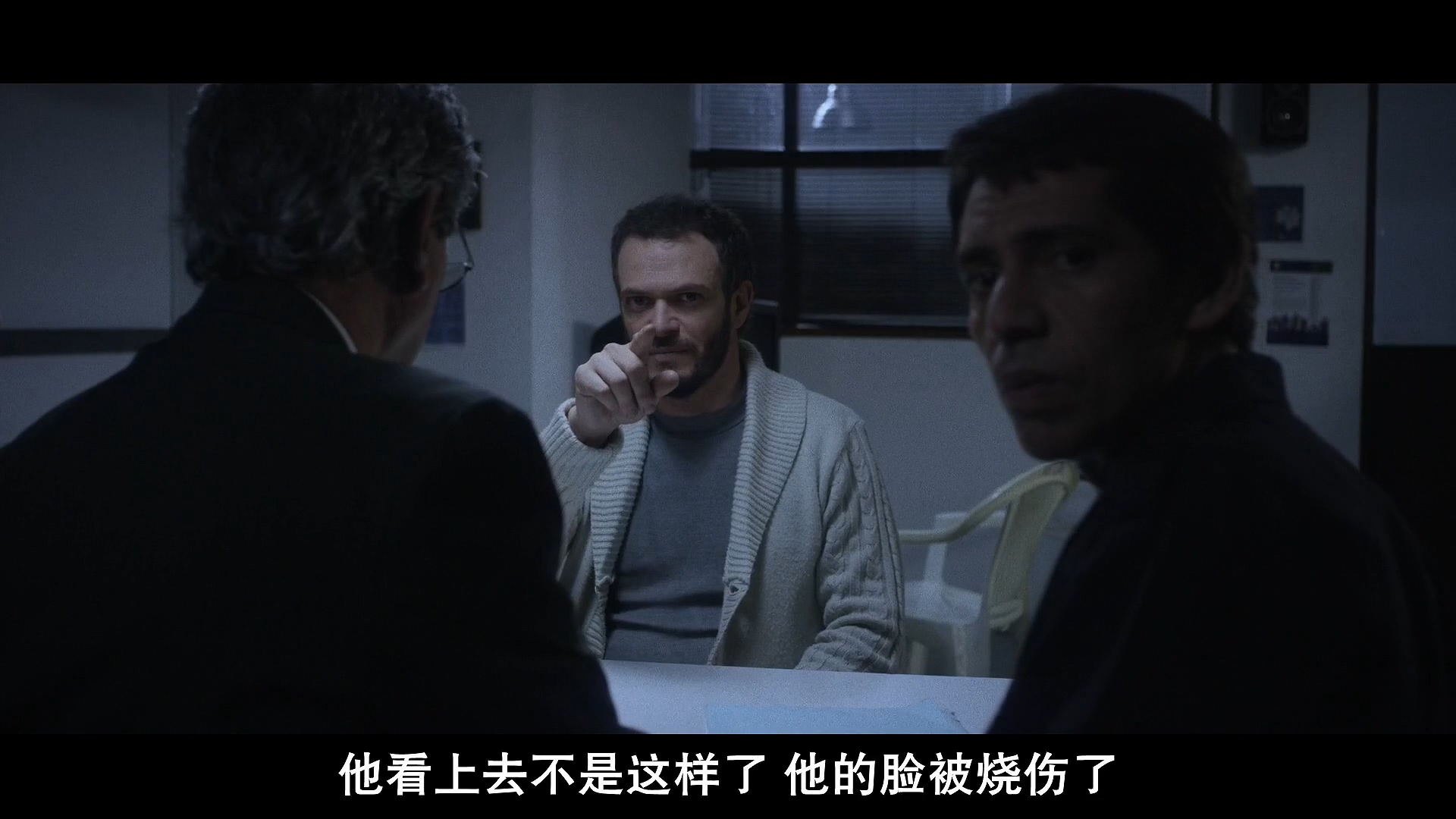 邻居天天半夜装修,邻居大半夜装修吓到了孩子