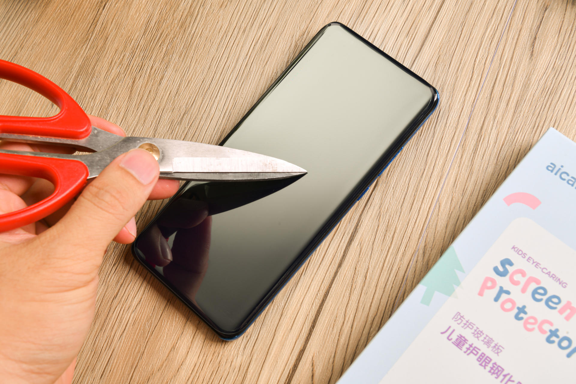 第五代康宁大猩猩玻璃用不用贴膜,康宁第七代大猩猩玻璃需要贴膜吗