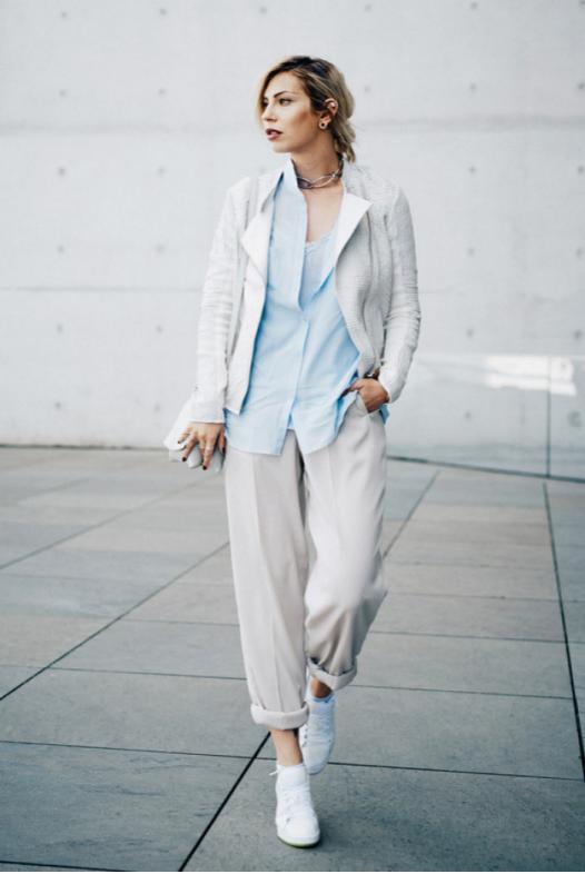 50多岁女人穿阔腿裤搭配什么鞋子,四五十岁女人穿阔腿裤