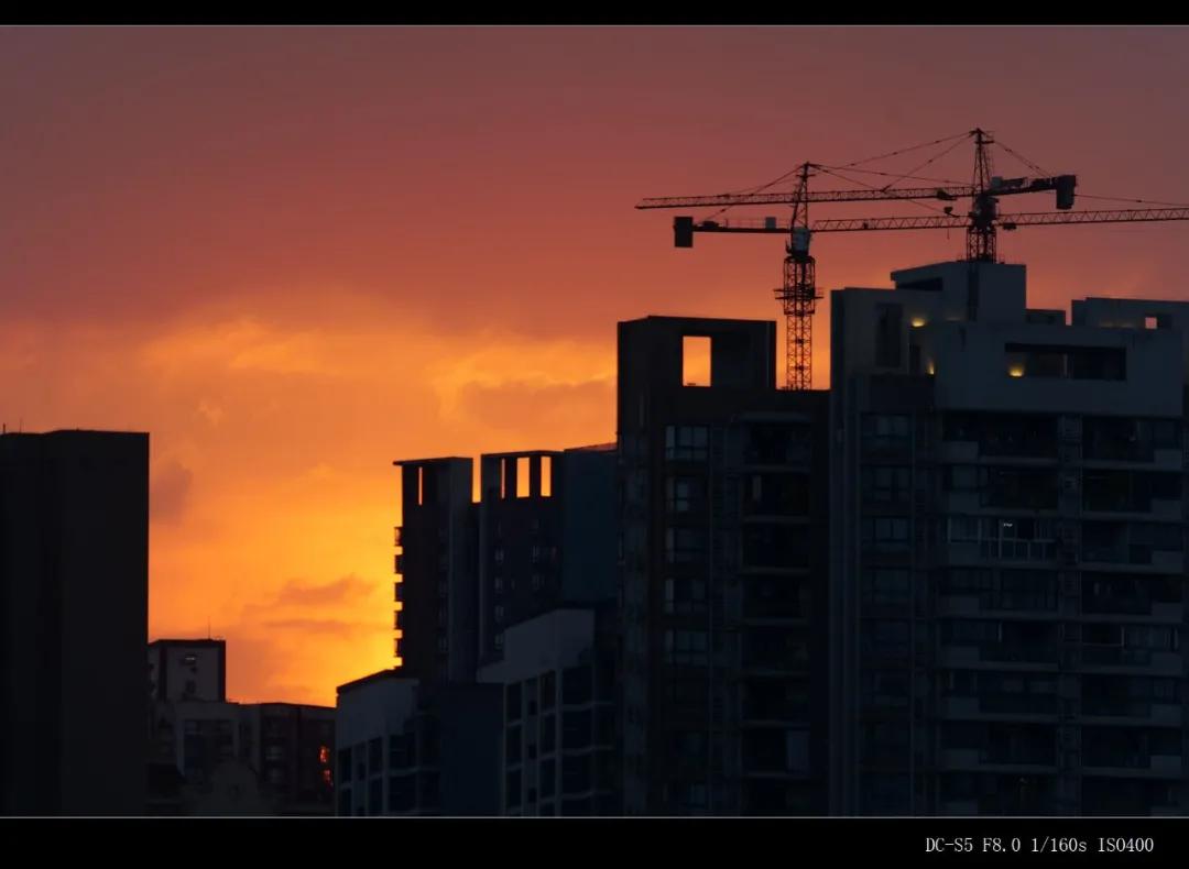 松下全画幅微单s5对焦,松下s5全画幅微单变焦镜头推荐