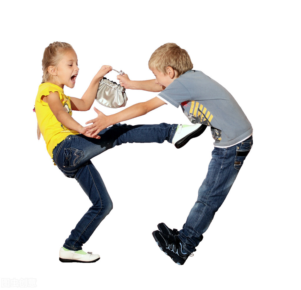 遇到不法侵害及时报警,当自己在校受到不法侵害