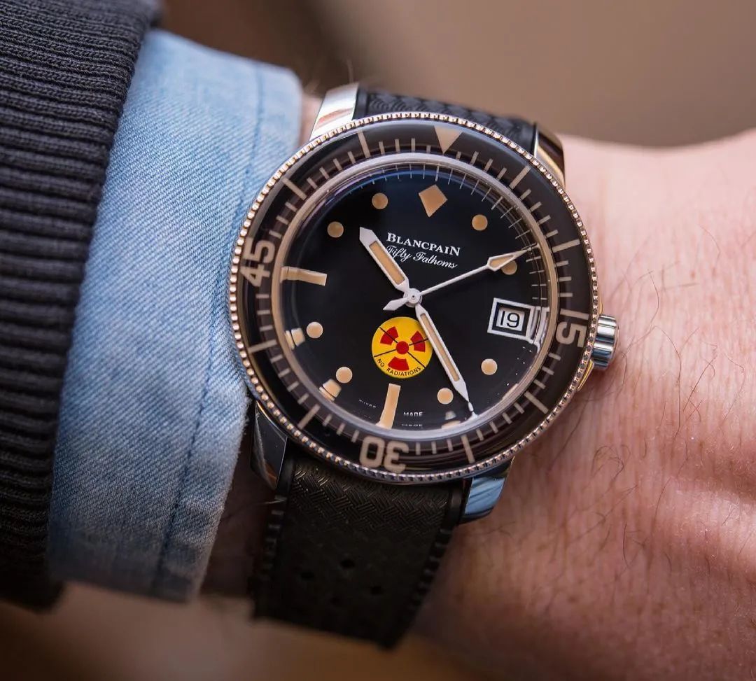 你在海里当海王，我在海底发绿光