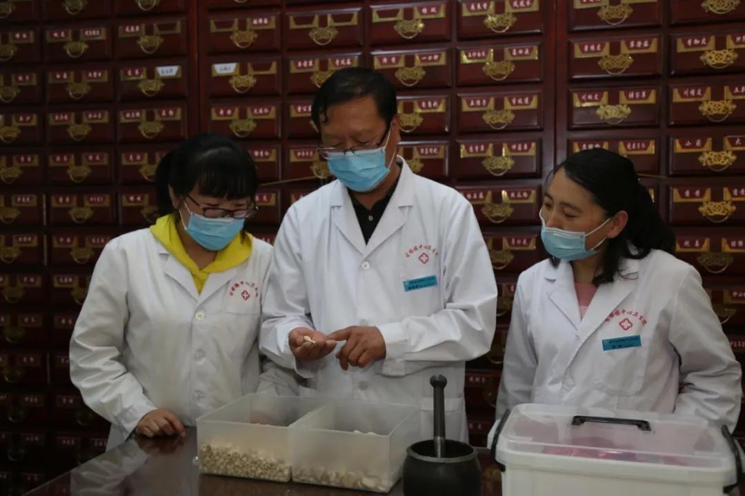 爱岗敬业守初心甘于奉献担使命——记榆阳区古塔镇中心卫生院院长郝光彩