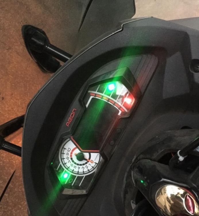 周杰伦代言的宏佳腾摩托车,宏佳腾350踏板测评