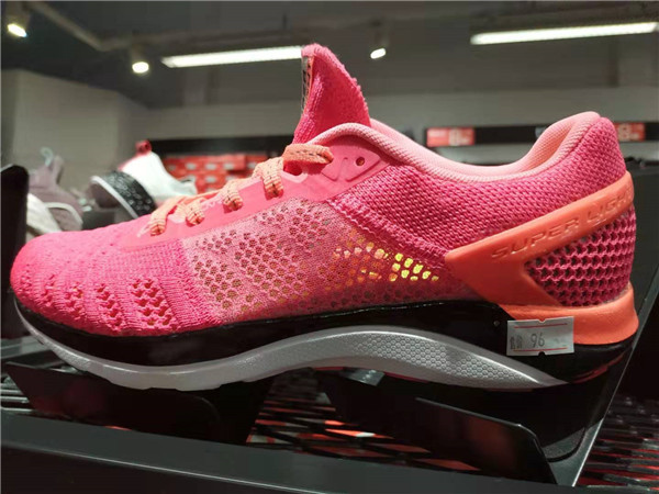 晋江鞋都安踏,福建晋江李宁安踏运动鞋