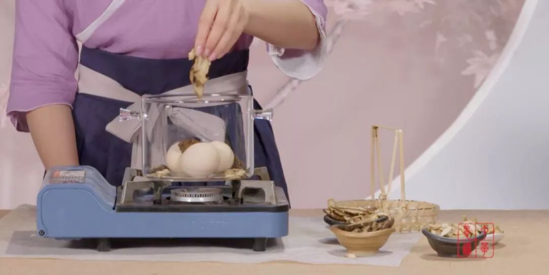 皮肤干燥吃什么中药可以调理一下,养脾胃养肺养肝的懒人养生法