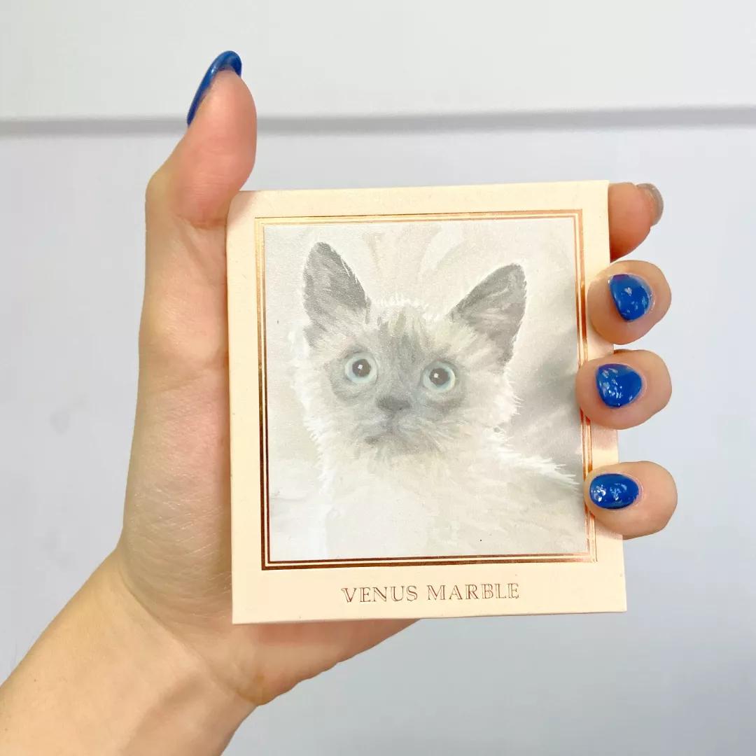 来看看闺蜜的化妆包,姐妹们的化妆包