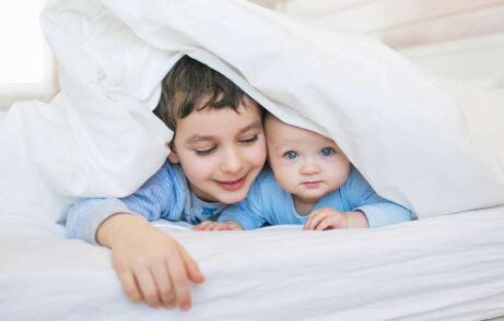 新生婴儿湿疹的护理及处理,新生儿宝宝长湿疹怎么办