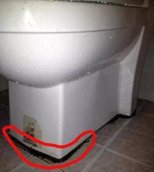 洗手盆边玻璃胶变黑发霉怎么清理,玻璃胶时间长了发霉变黑怎么办