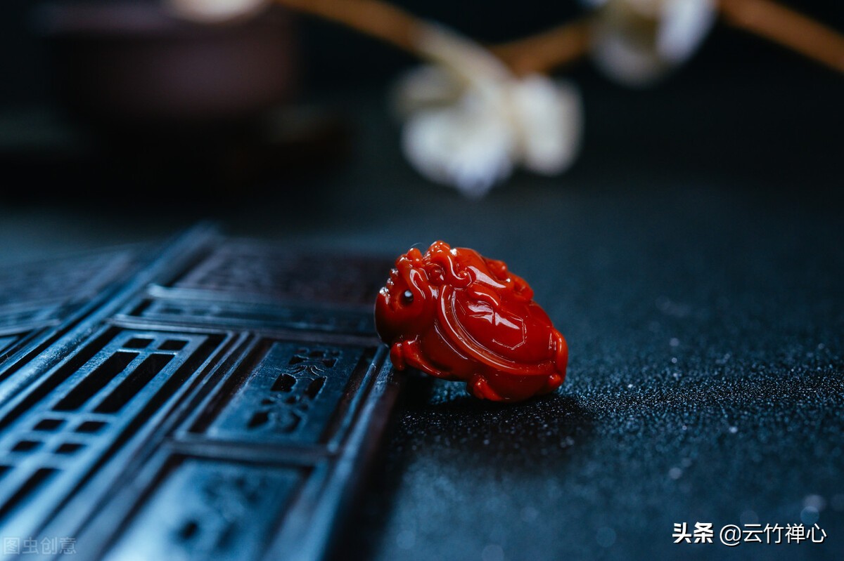 喜欢红珊瑚的人越来越多，我们怎么鉴别真假呢？