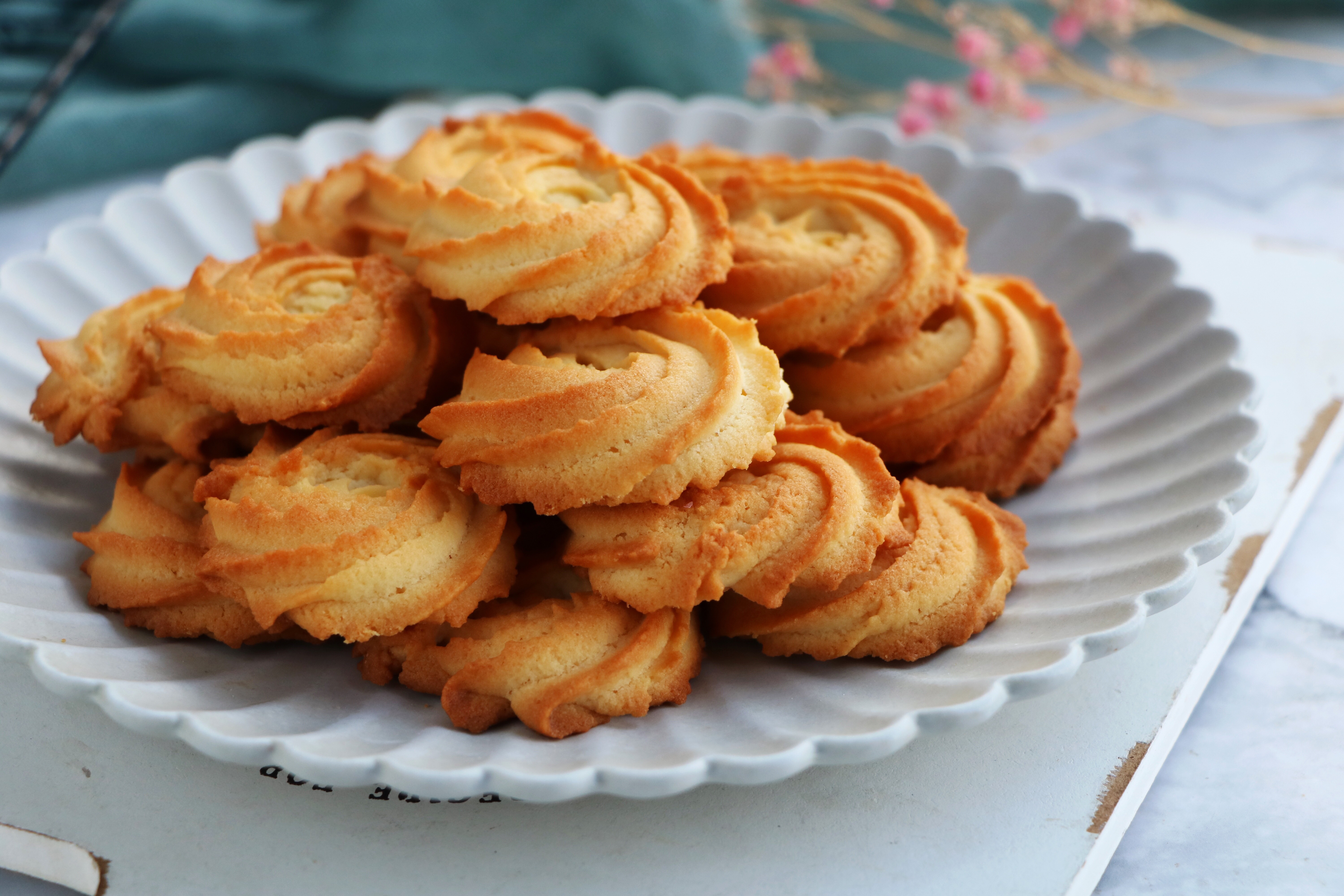 简单曲奇饼干做法不用低筋面粉,怎么做简单又方便懒人的曲奇饼干