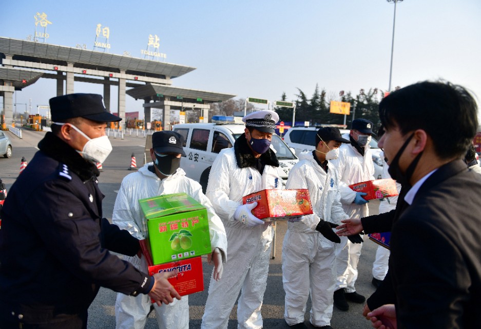 洛阳乐驰驾校、洛阳壹玖事业部为疫情防控一线民警医护人员送温暖