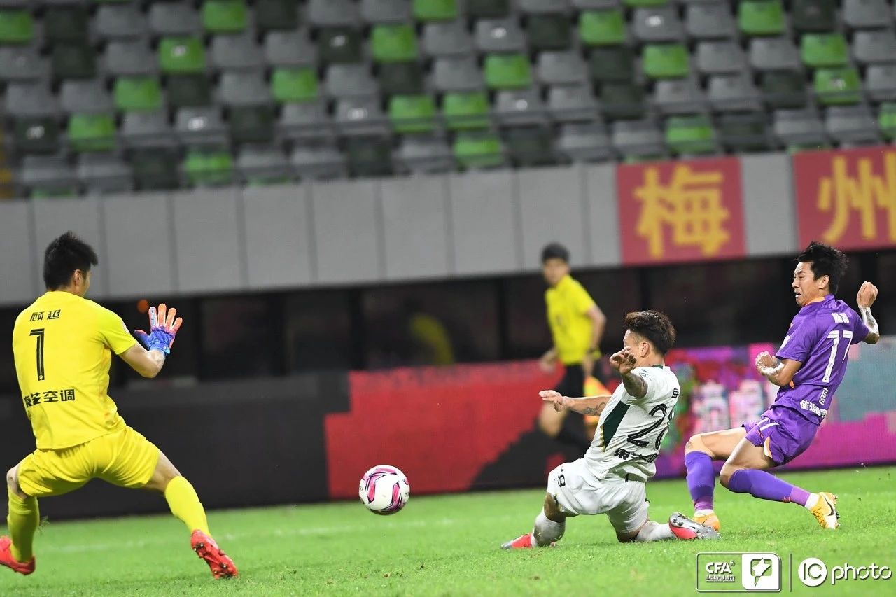 浙江队1-2不敌青岛西海岸,浙江队1比0战胜青岛队