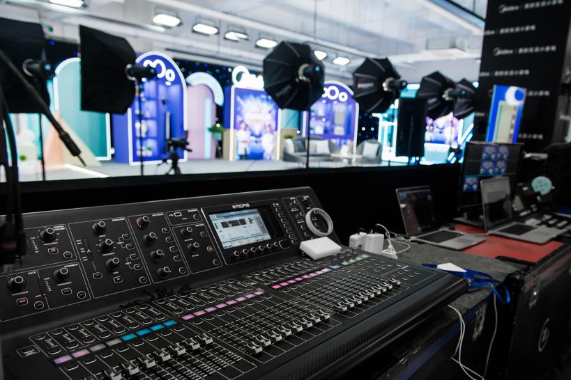 美的家电销售视频激励短片,美的家电现场直播卖货