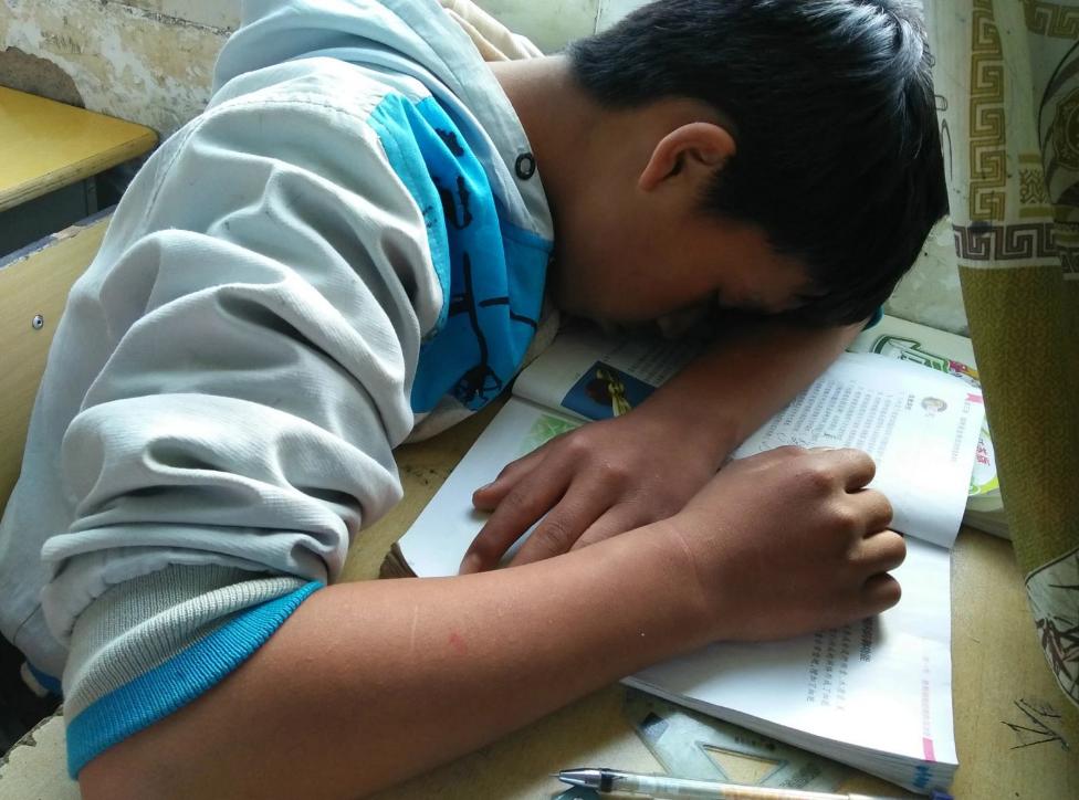 上课犯困最好的解决办法,学生上课犯困解决方法