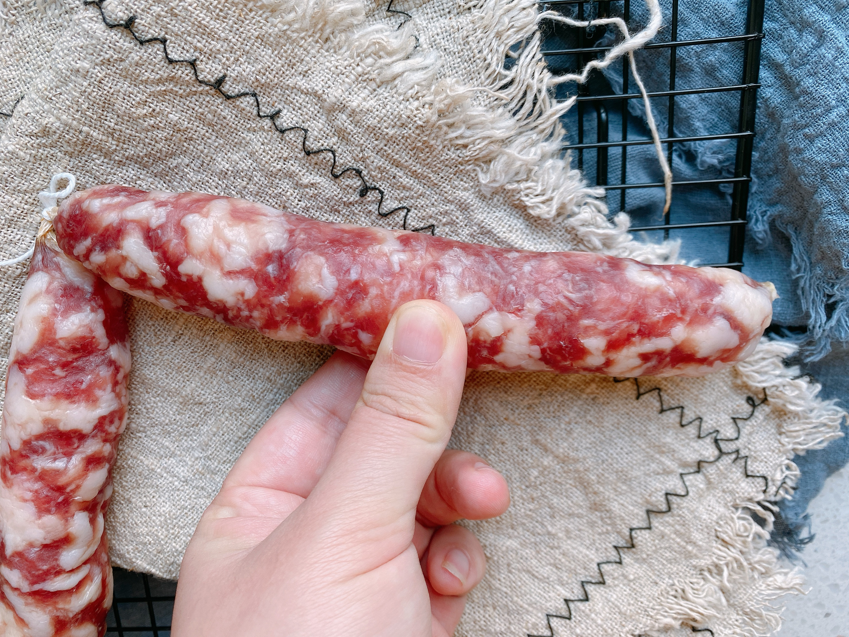 灌香肠制作方法和配方,灌香肠的做法10斤肉用多少盐