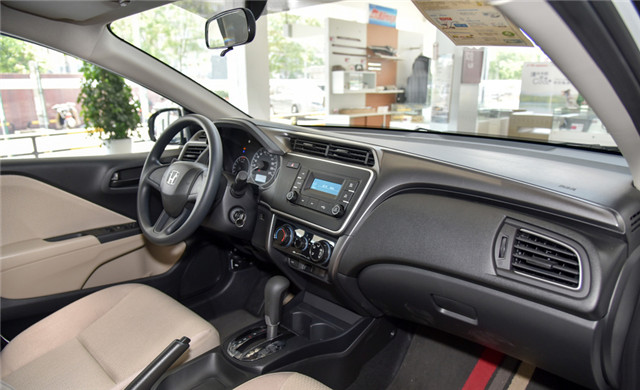 本田锋范的动力性能不容置疑,本田新锋范跟新桑塔纳谁更值得买