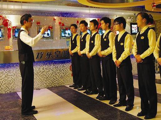 一不小心就被强吻了！遇到这样的事你会怎么办？