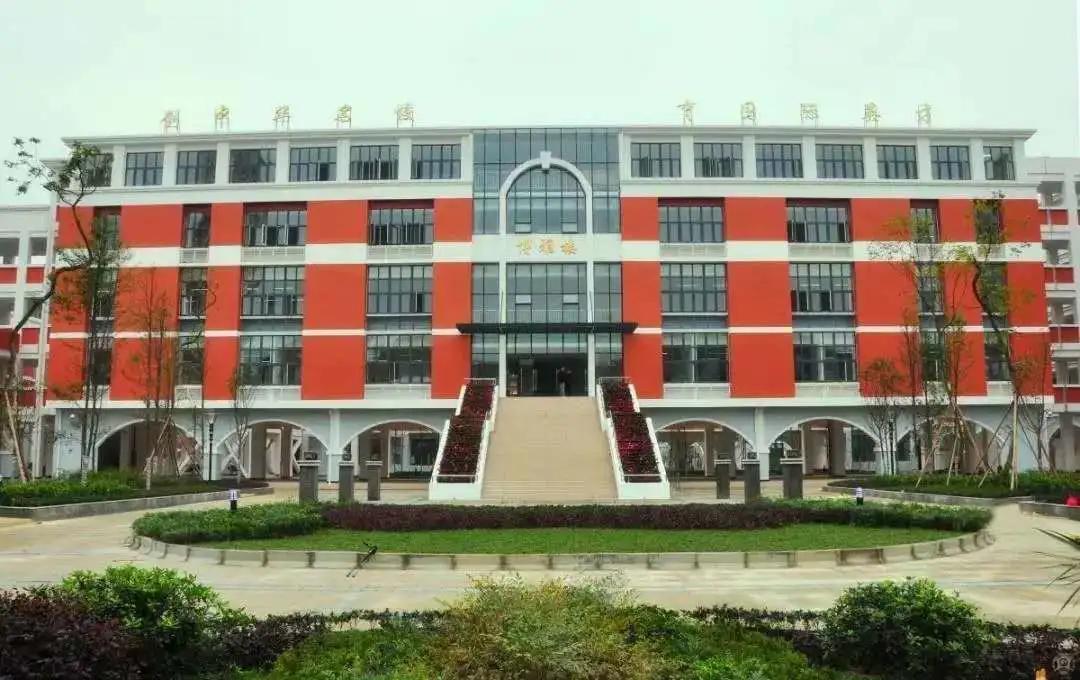 近3年4所私立名校开校招生，成都这个区将成“教育强区”？