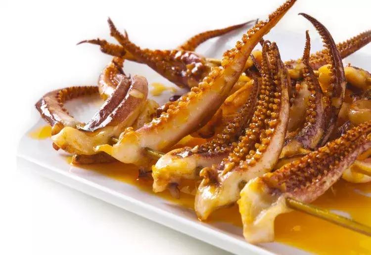 章鱼墨鱼鱿鱼该怎么分清呢,章鱼鱿鱼乌贼怎么分类