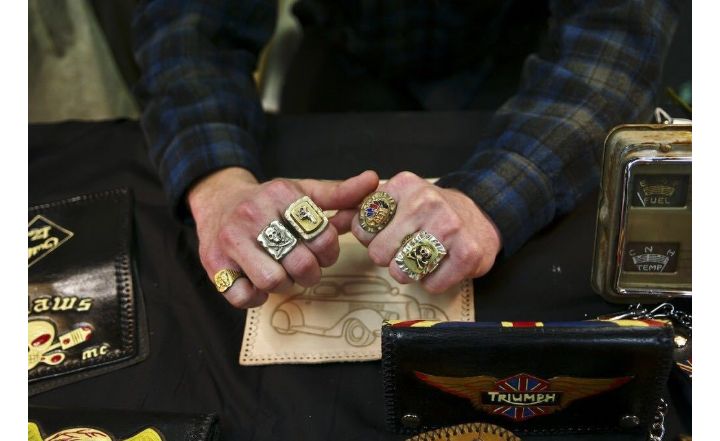 鍝堥浄鍖府椋庢牸鍑鸿,鍖府鍝堥浄鏈嶈