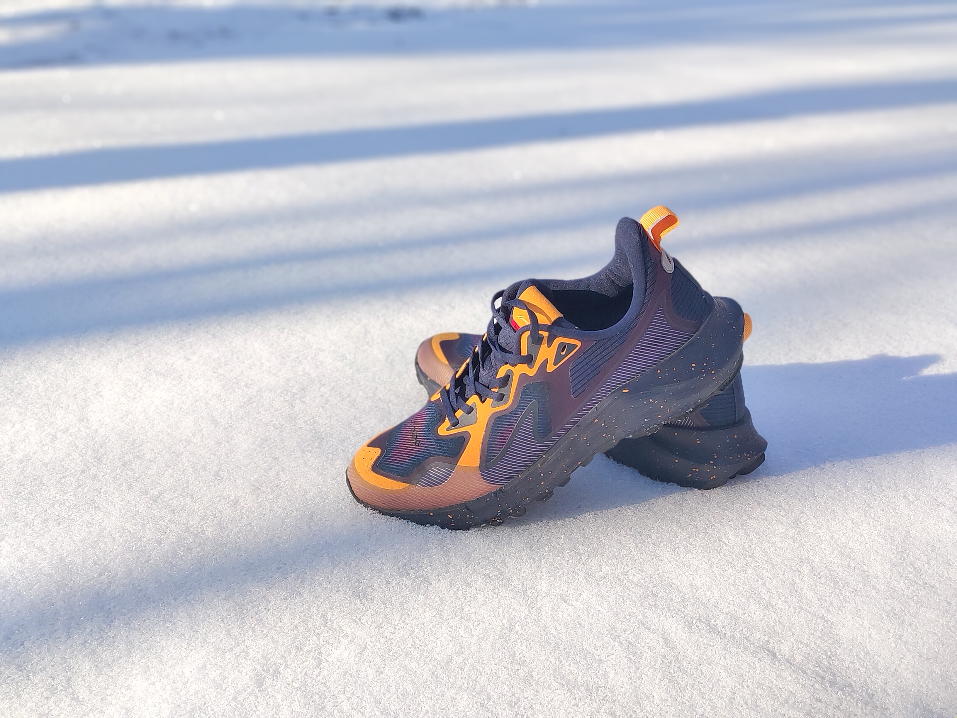 防雨雪运动鞋李宁,李宁无惧风雨