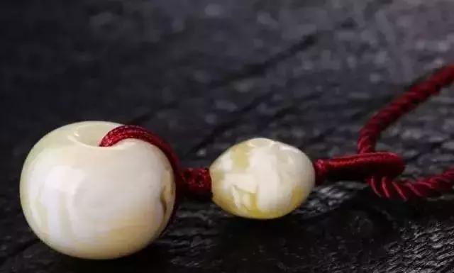 108手串背云如何搭配,5mm的手串搭配多大的背云