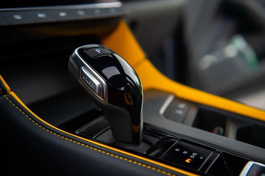 名爵6豪华版颜色改装效果图,名爵6自动trophy豪华版