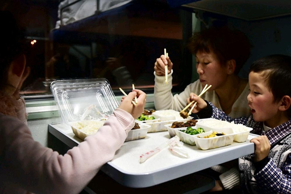 晚上给孩子吃什么好吸收,晚上给孩子吃什么有助于睡眠